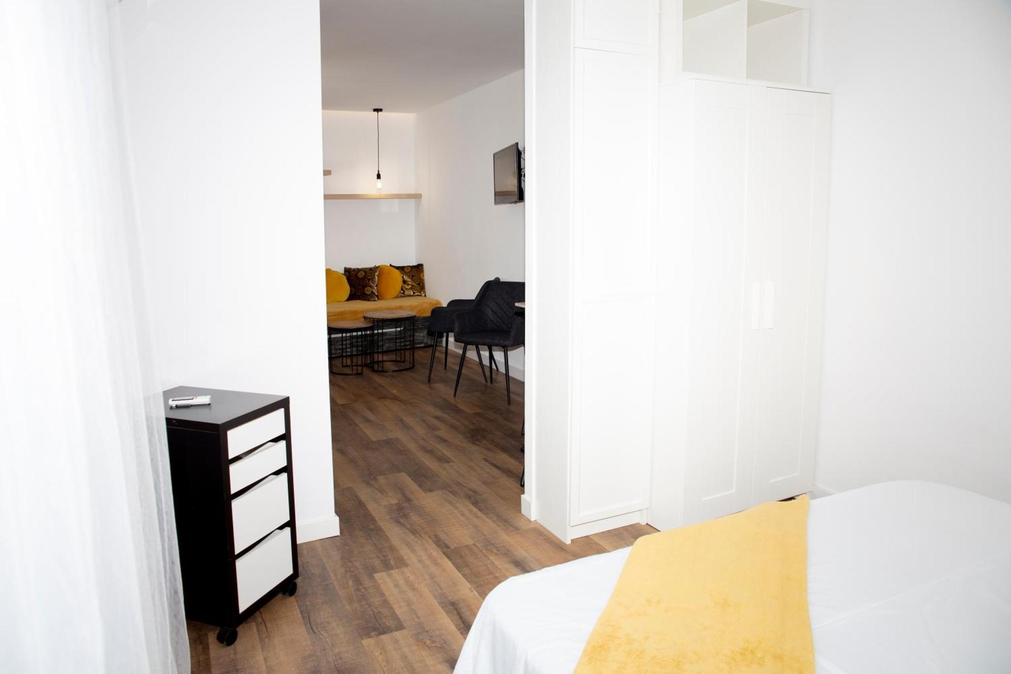 Conil Apartamentos La Dama Y El Vagabundo Conil de la Frontera Kültér fotó